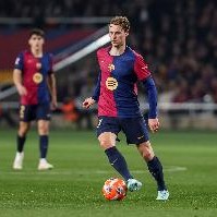 世体：德容在草皮进行了无球训练，孔德和巴德吉已参与合练